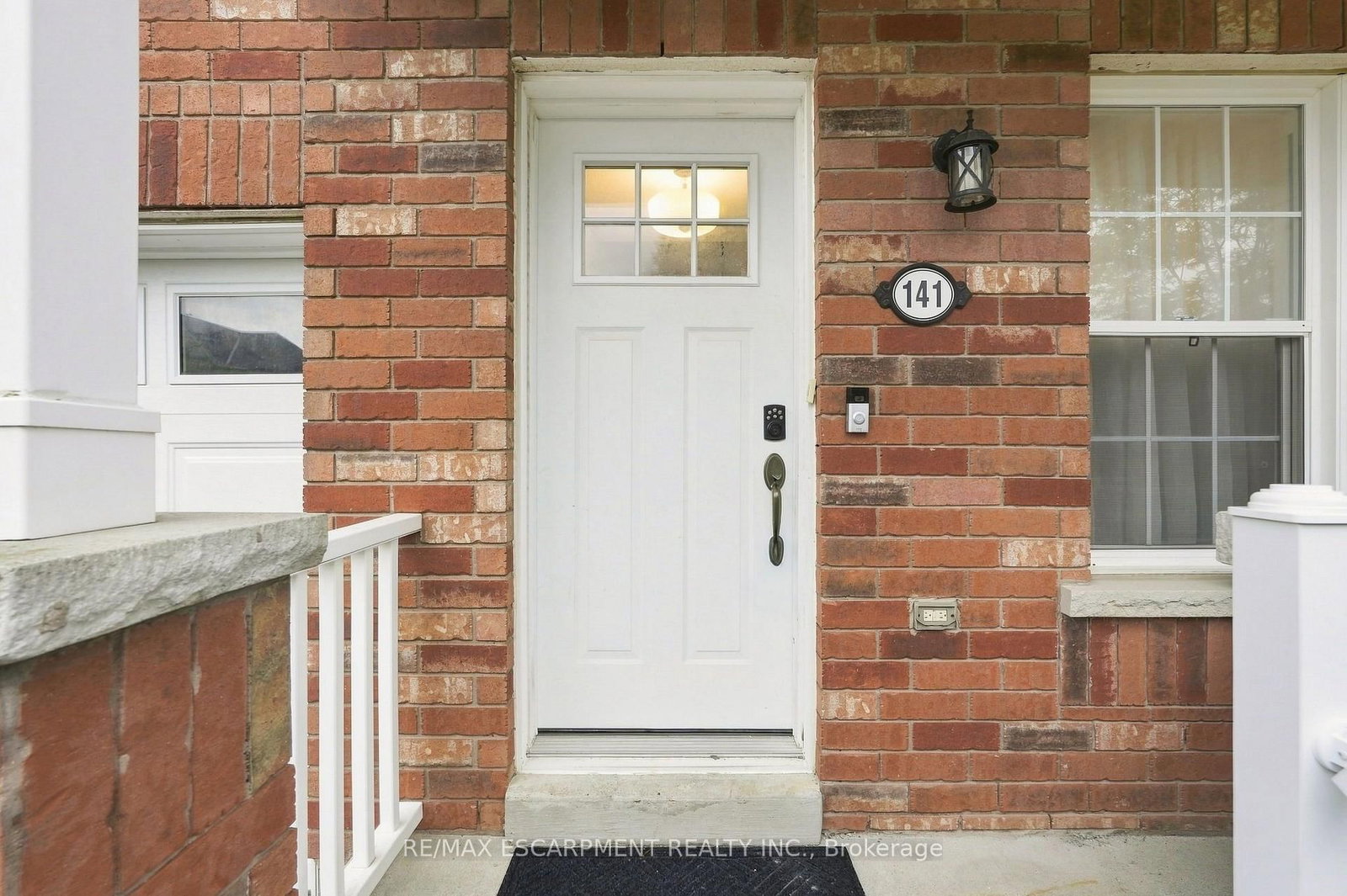 141 Cleghorn Drive • Hamilton, ON photo 3
