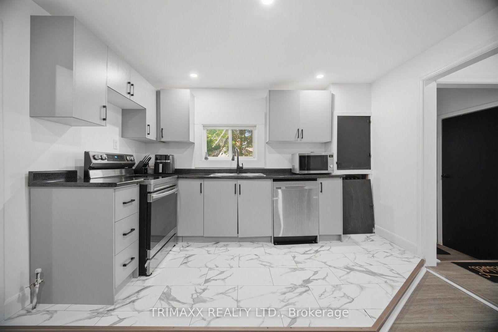 34 DOVER Road • Welland, ON photo 16