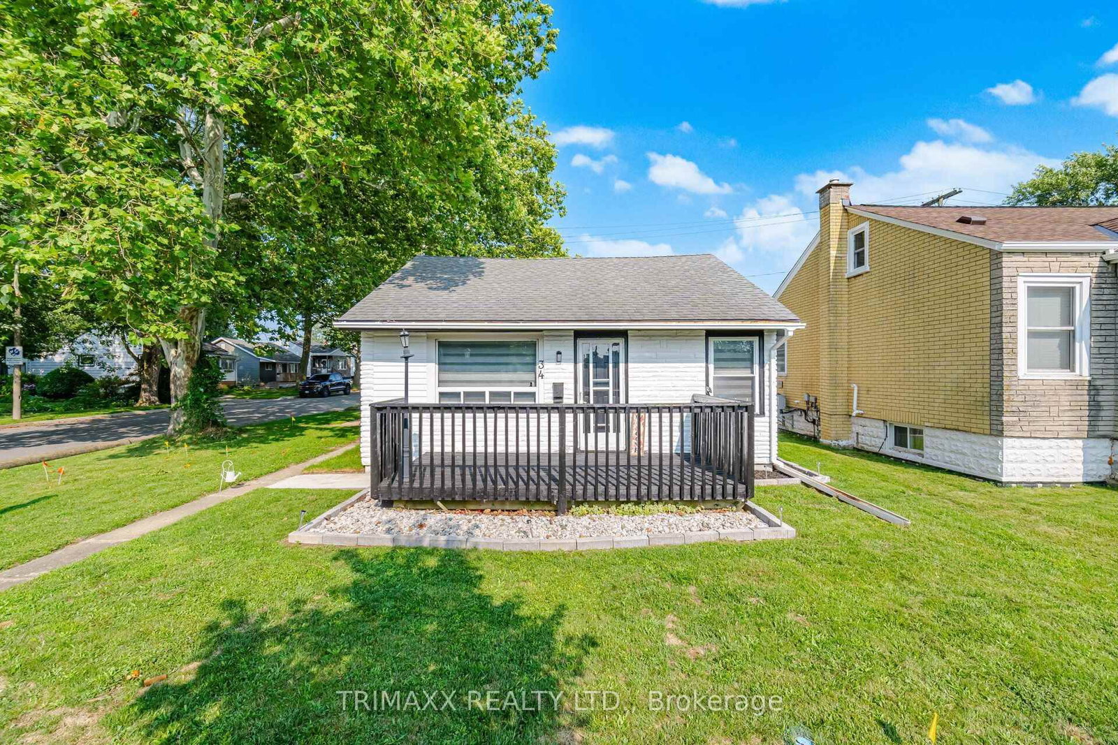 34 DOVER Road • Welland, ON photo 2