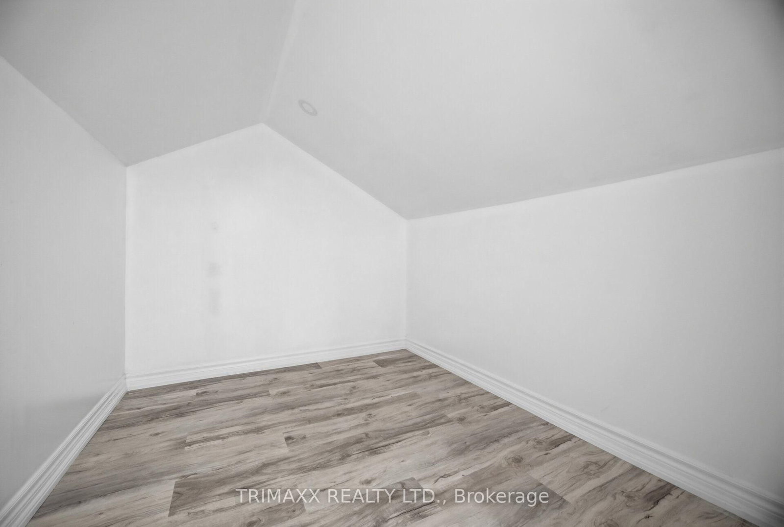 34 DOVER Road • Welland, ON photo 33