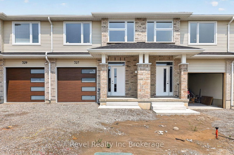 327 Kading Crescent