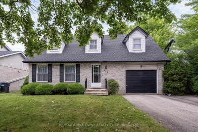 Detached House for sale at 678 Edinburgh Road, Guelph, Ontario, N1G 4H8 - Kortright West - MLS: X13663172