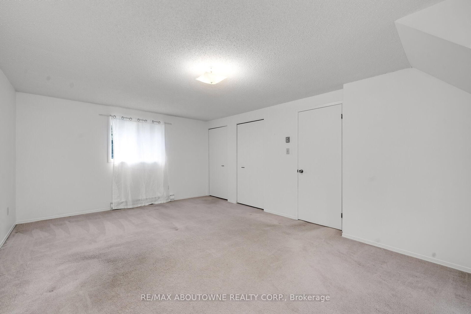 678 Edinburgh Road S • Guelph, ON photo 16