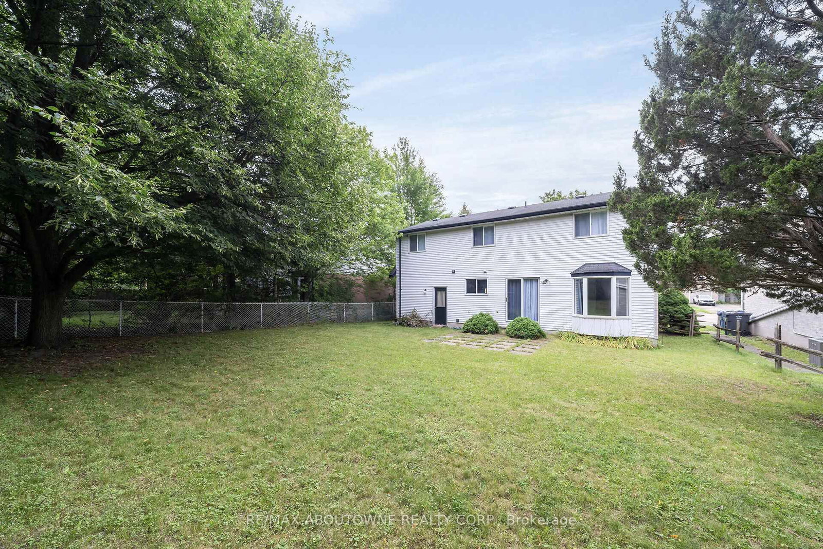 678 Edinburgh Road S • Guelph, ON photo 26