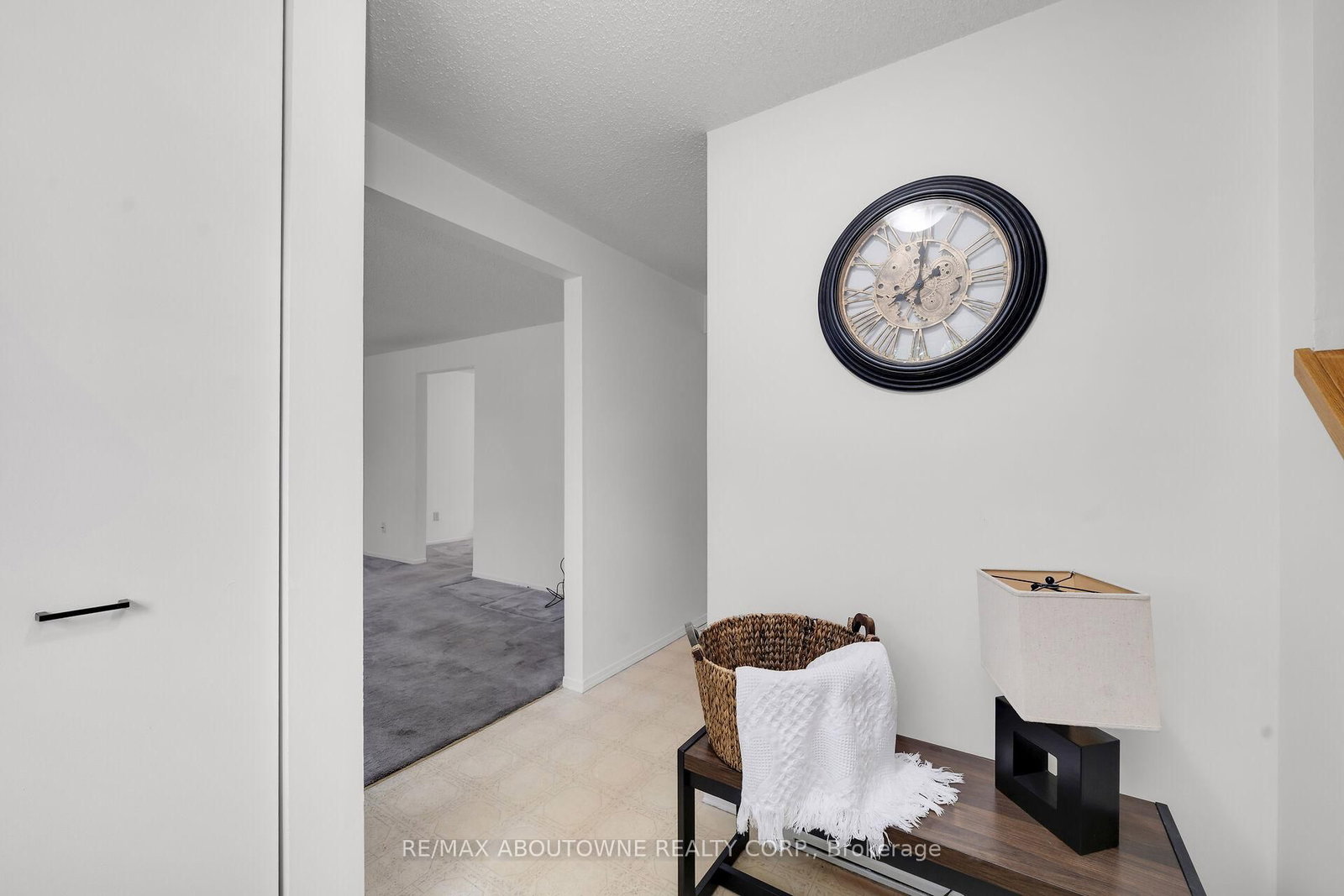 678 Edinburgh Road S • Guelph, ON photo 4
