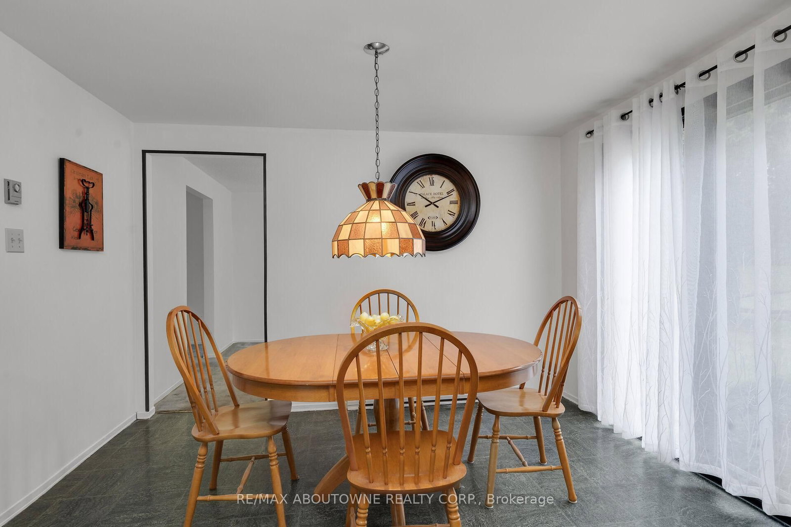678 Edinburgh Road S • Guelph, ON photo 9