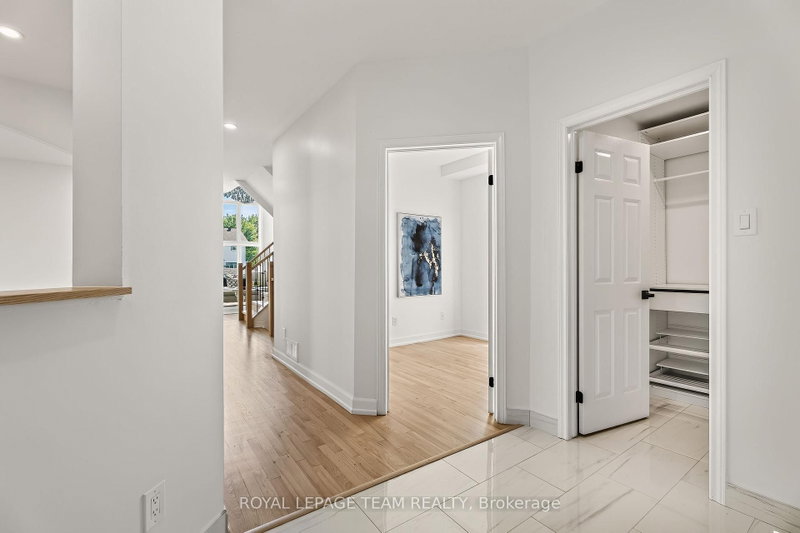 28 Borealis Cres photo 4
