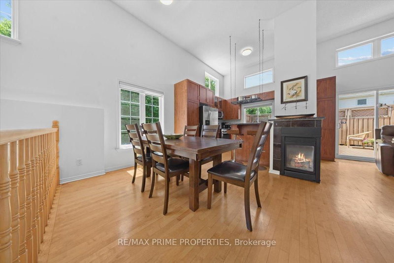 201 Gladeview Private photo 5
