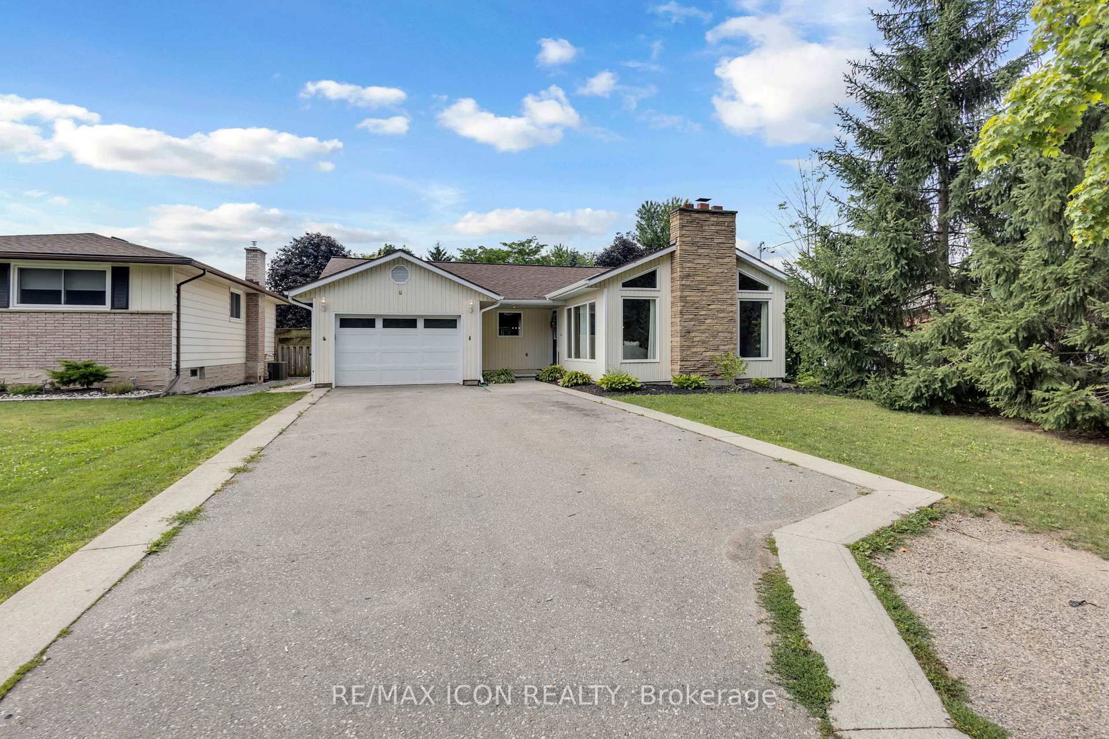 218 Northumberland Street • North Dumfries, ON photo 2