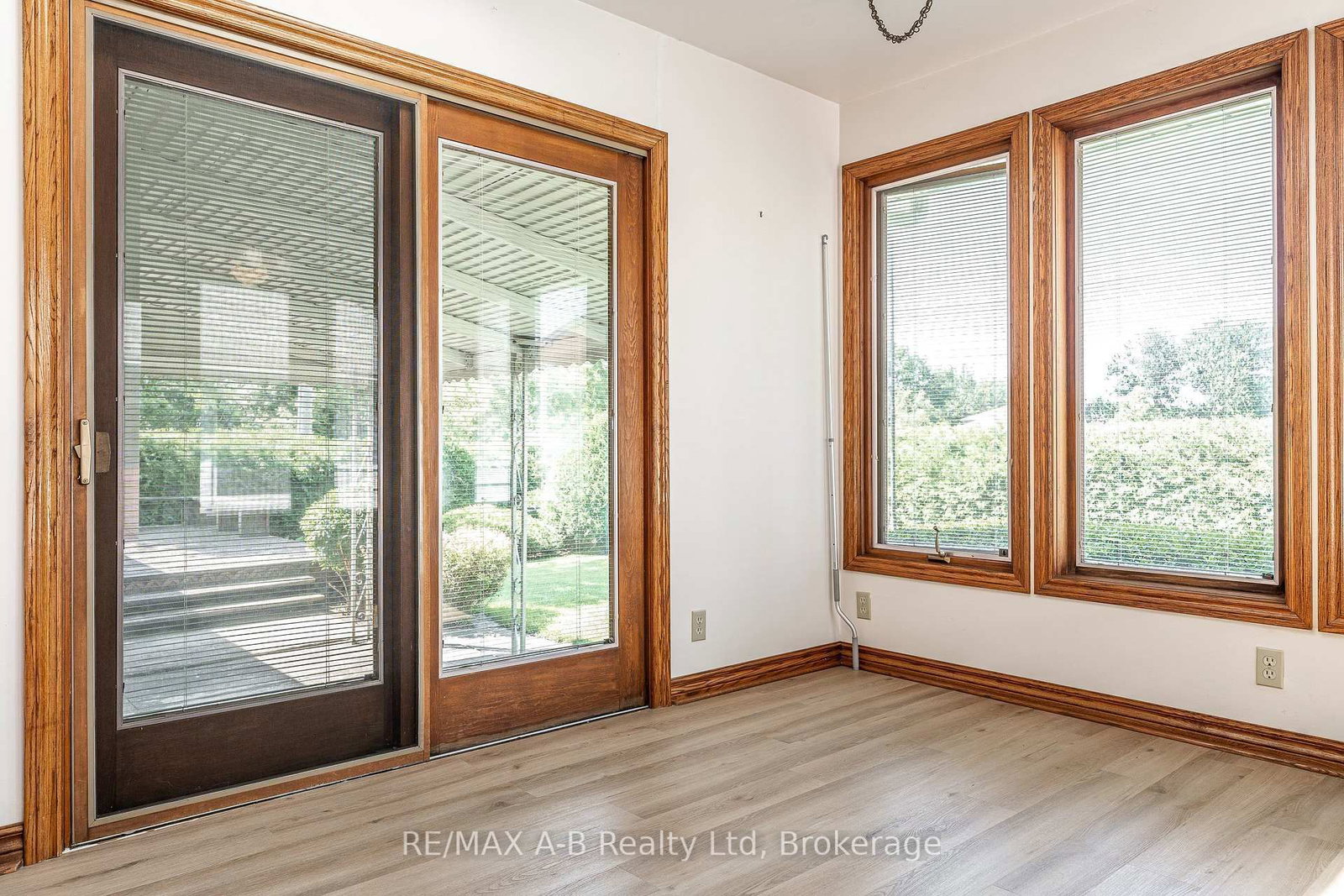 34 Warner Street • St. Marys, ON photo 16