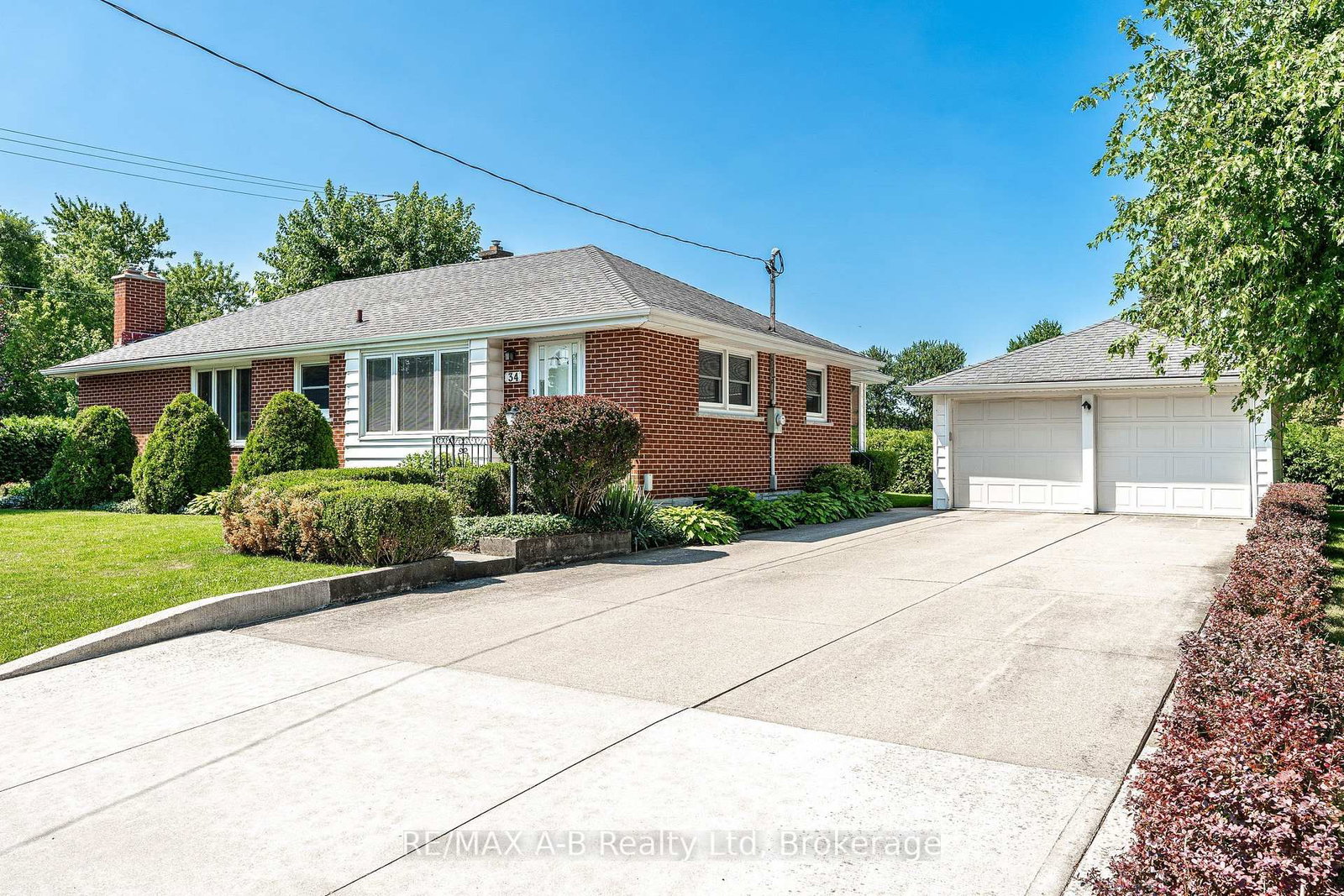 Listing photo 2