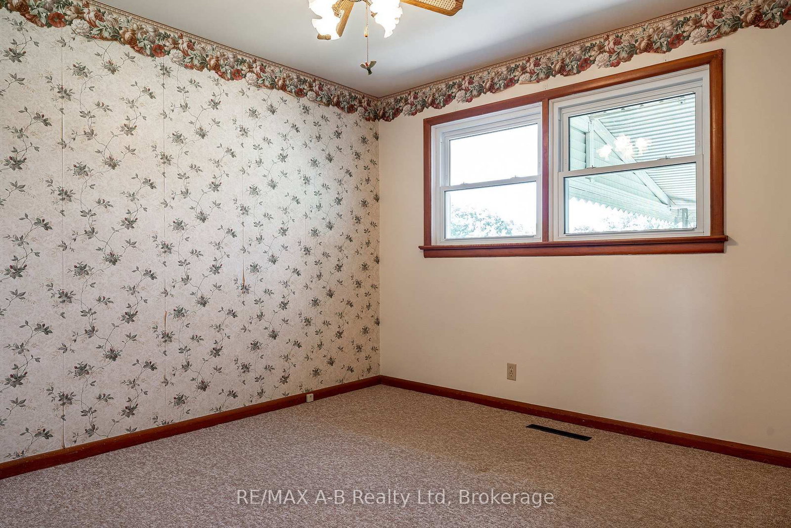 34 Warner Street • St. Marys, ON photo 21