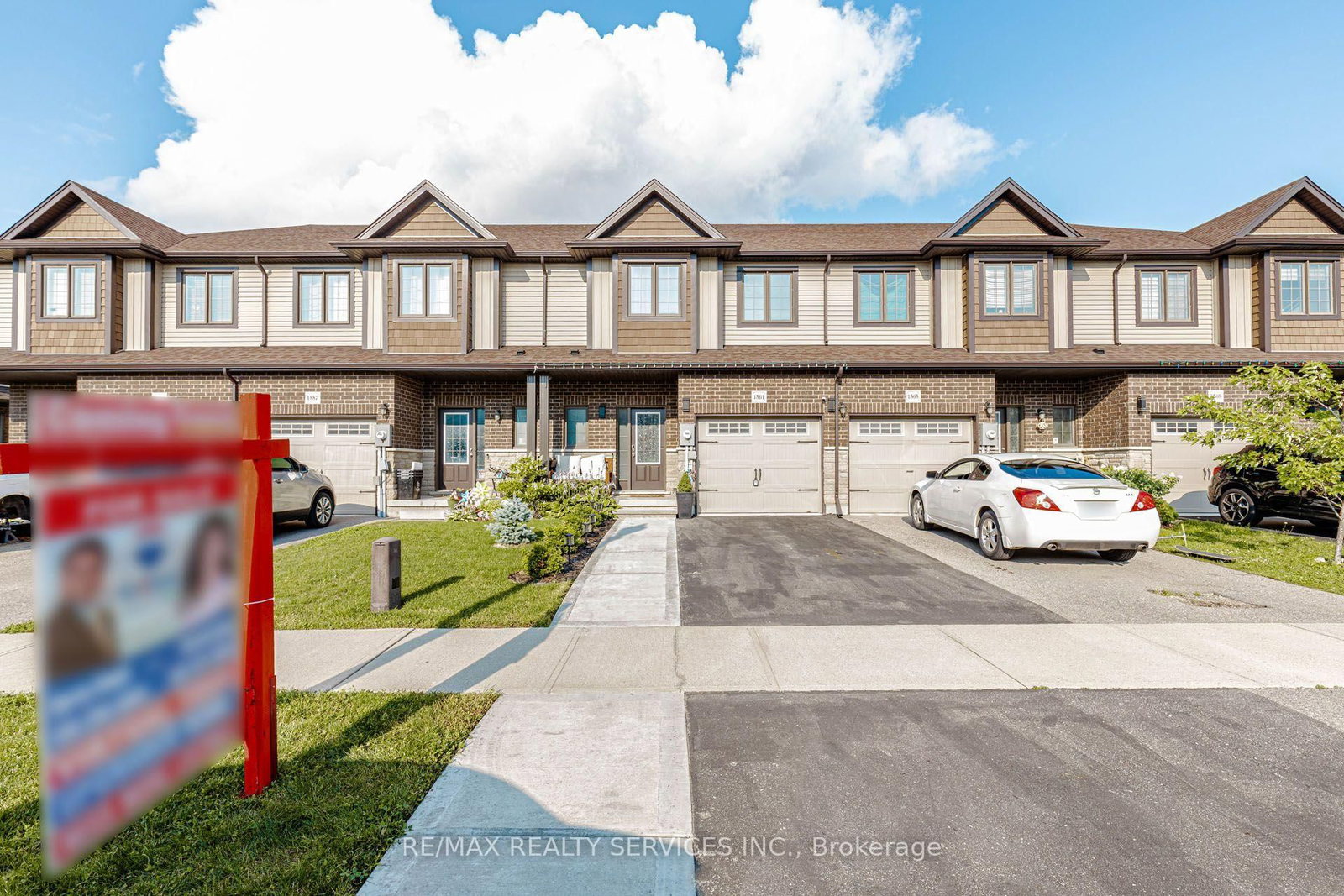 1561 Dunkirk Avenue • Woodstock, ON photo 1