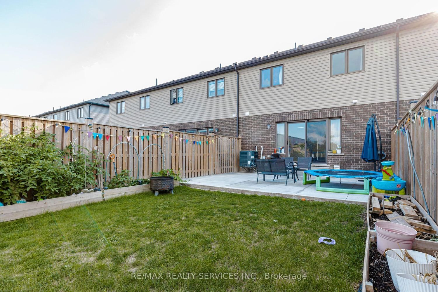 1561 Dunkirk Avenue • Woodstock, ON photo 47