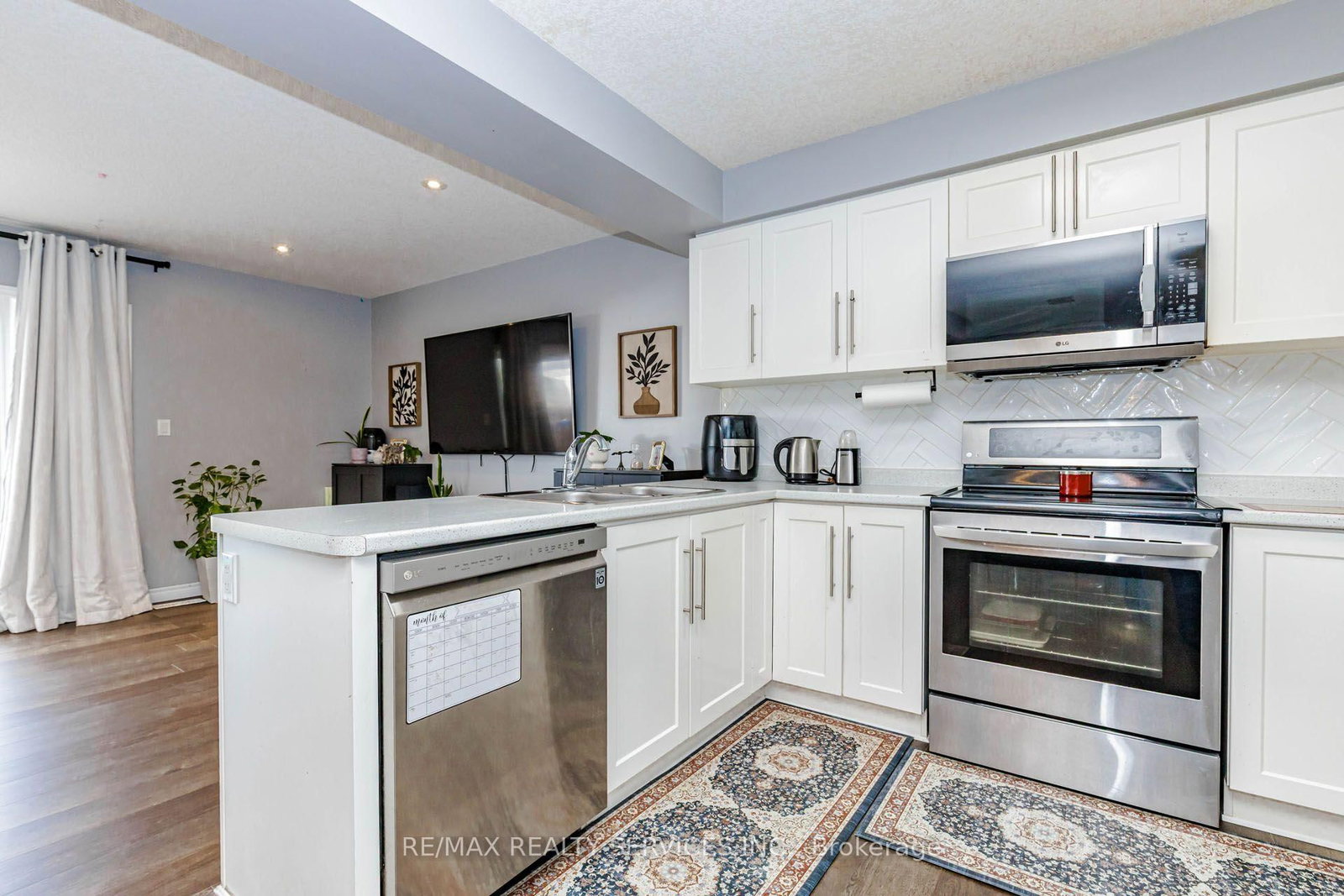 1561 Dunkirk Avenue • Woodstock, ON photo 9