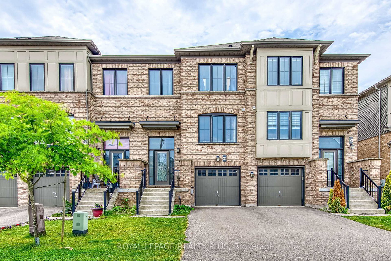 68 Crafter Crescent • Hamilton, ON photo 1