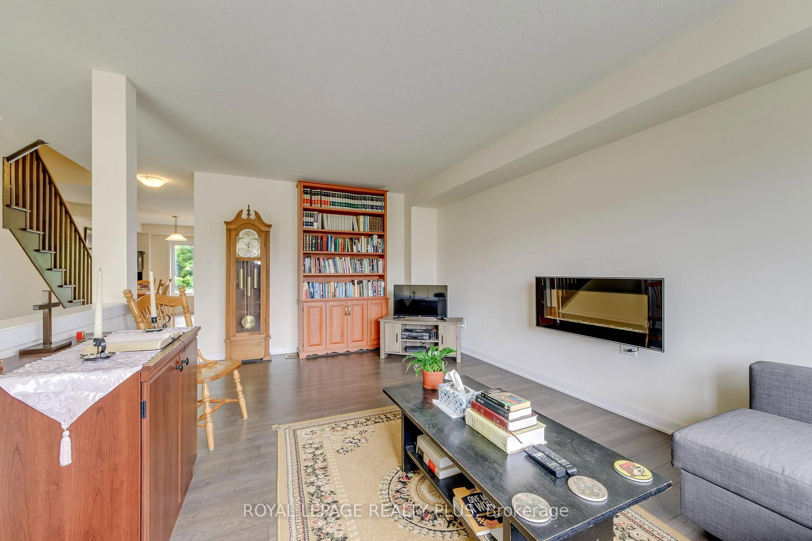68 Crafter Crescent • Hamilton, ON photo 8