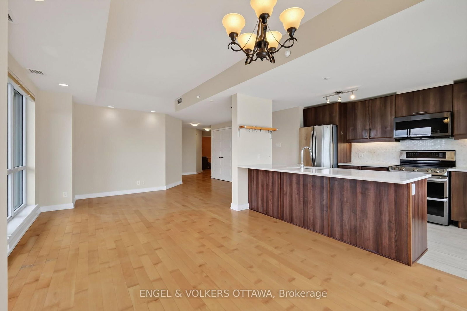 330 Titan Private • #711 • Ottawa, ON photo 16