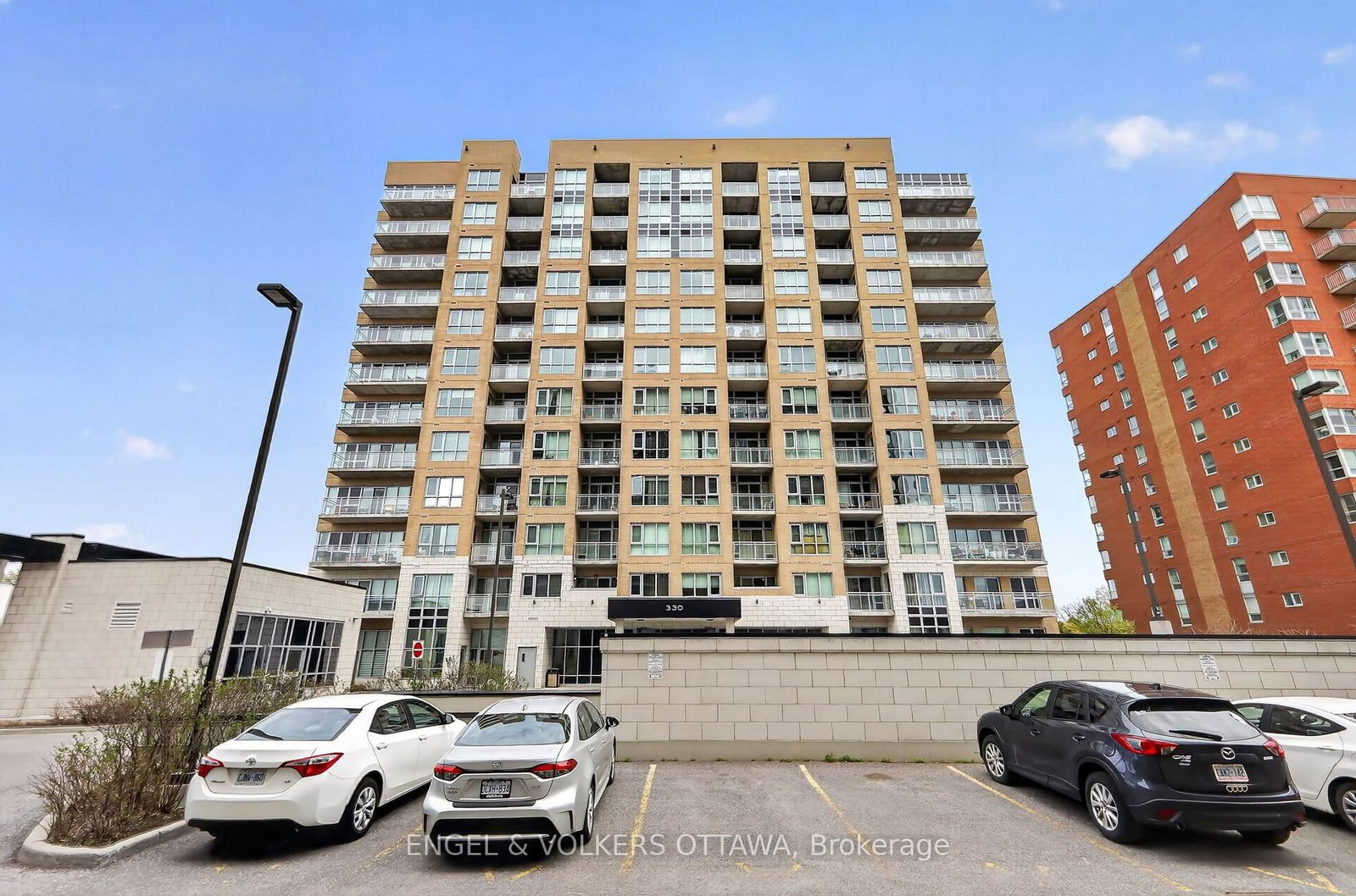 330 Titan Private • #711 • Ottawa, ON photo 2