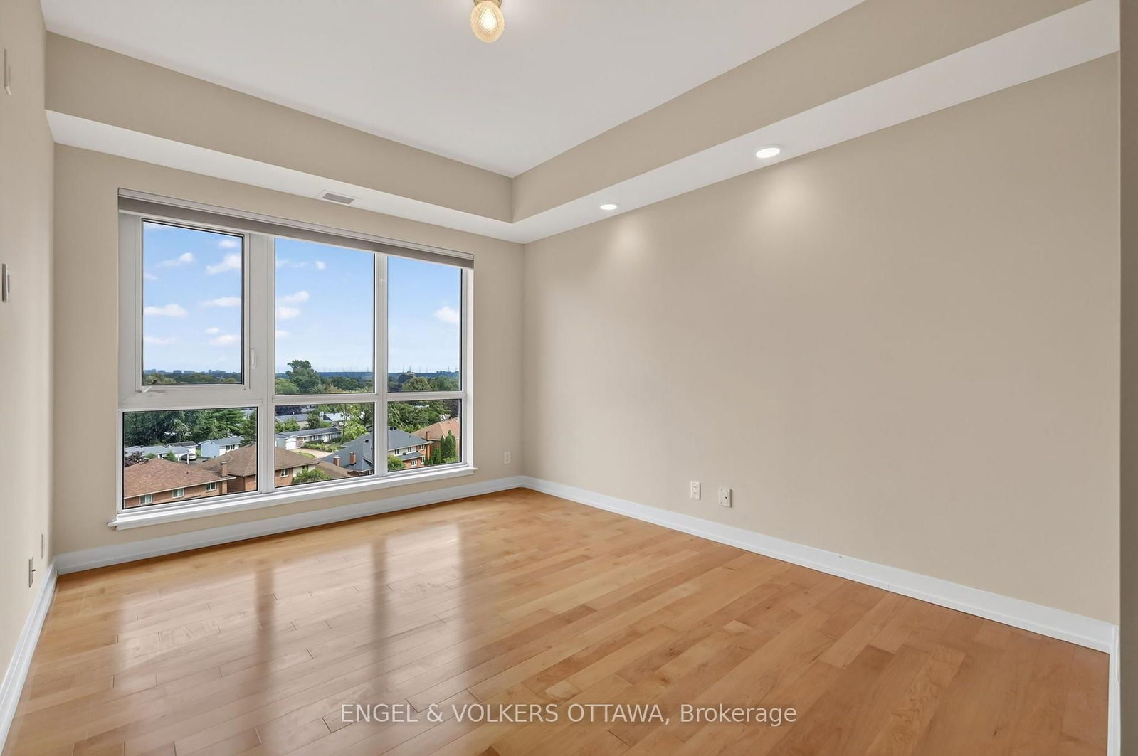 330 Titan Private • #711 • Ottawa, ON photo 27