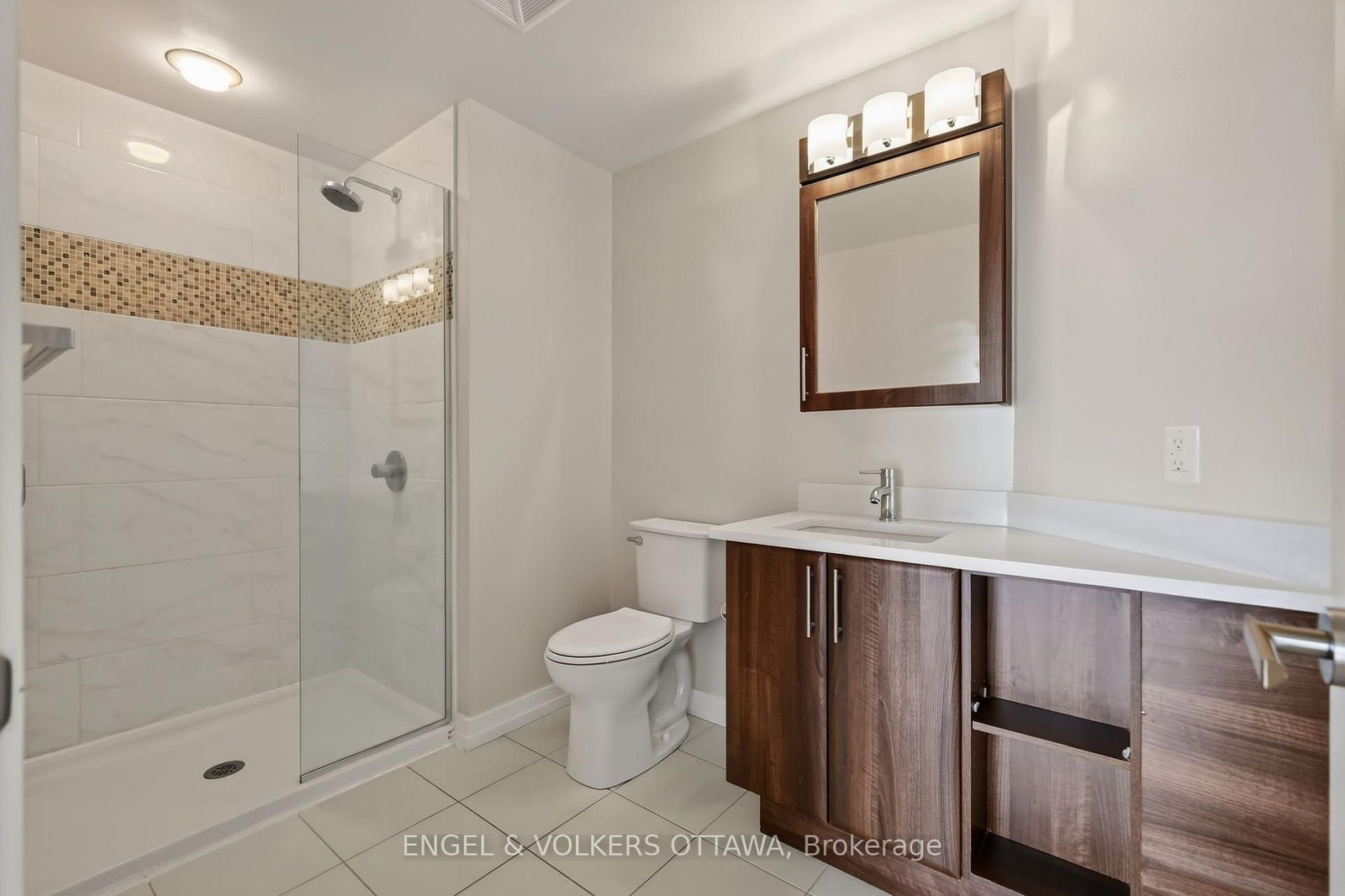 330 Titan Private • #711 • Ottawa, ON photo 31