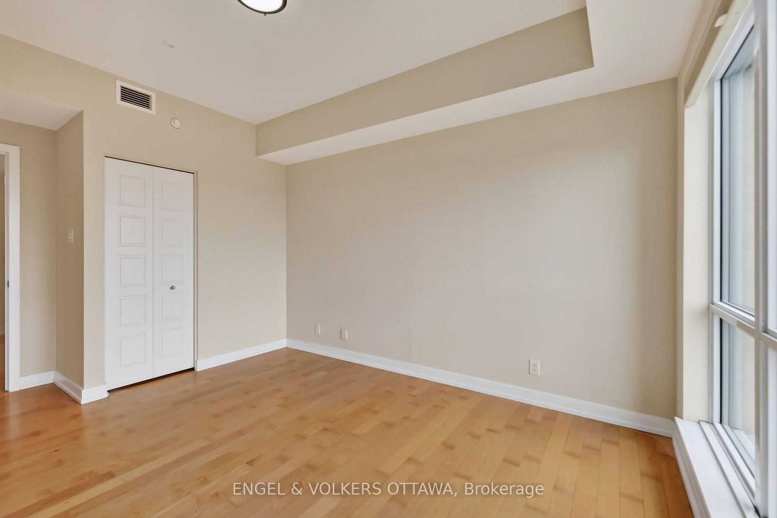 330 Titan Private • #711 • Ottawa, ON photo 36