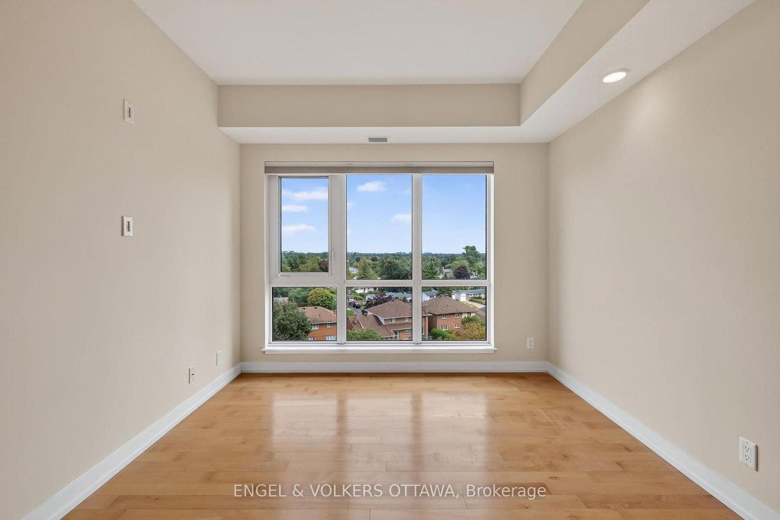 330 Titan Private • #711 • Ottawa, ON photo 38