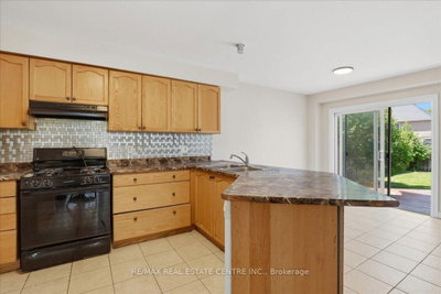 43 Decaro Crescent • Cambridge, ON photo 4