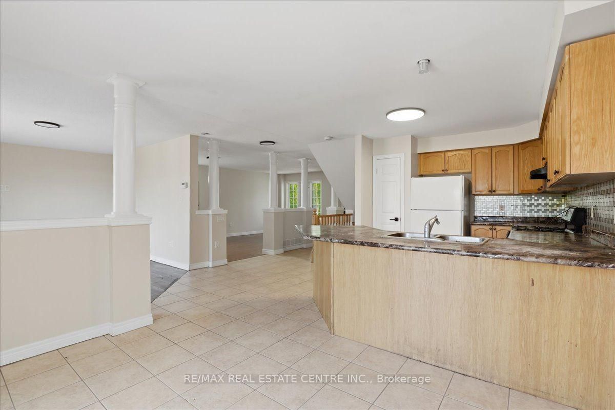 43 Decaro Crescent • Cambridge, ON photo 5