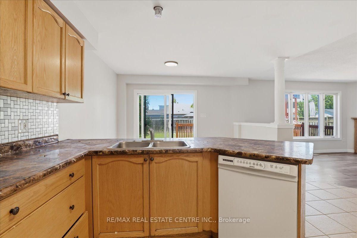 43 Decaro Crescent • Cambridge, ON photo 6