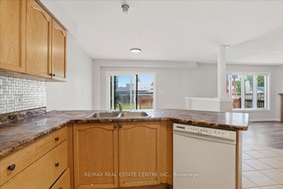 43 Decaro Crescent • Cambridge, ON photo 6