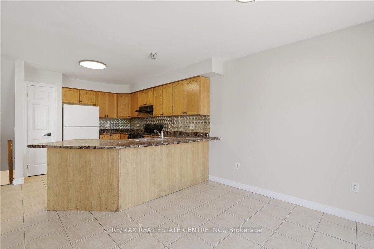 43 Decaro Crescent • Cambridge, ON photo 7