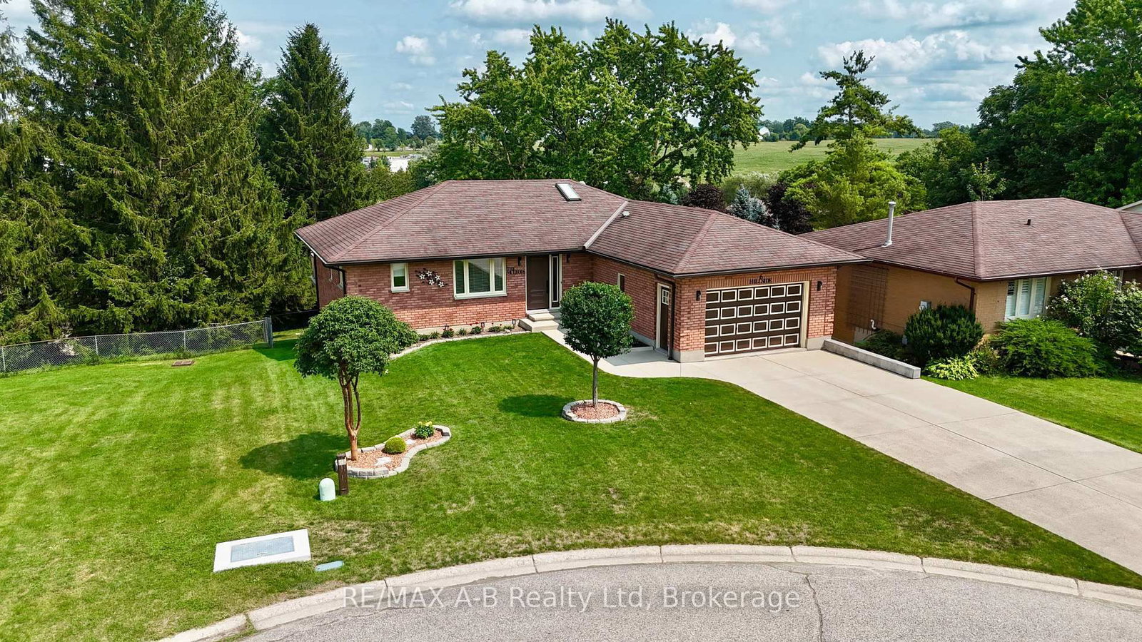 6 Hillside Court • St. Marys, ON photo 4