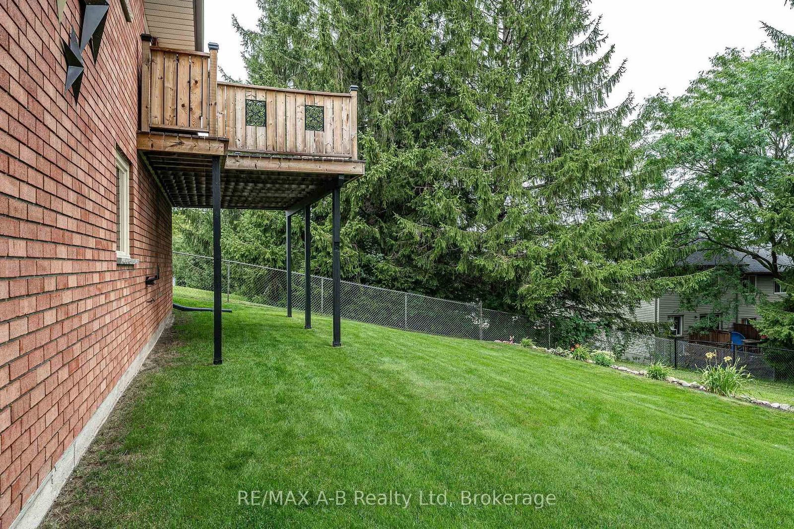 6 Hillside Court • St. Marys, ON photo 44