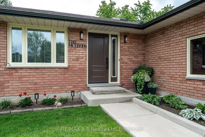 6 Hillside Court • St. Marys, ON photo 5
