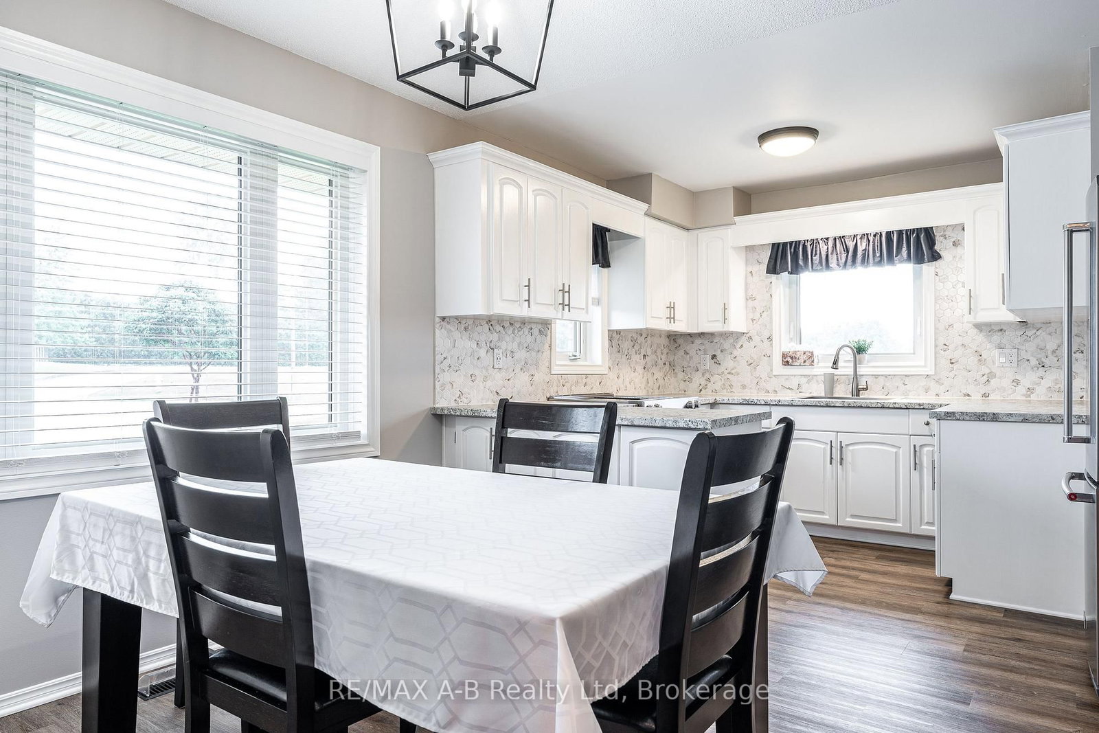 6 Hillside Court • St. Marys, ON photo 9