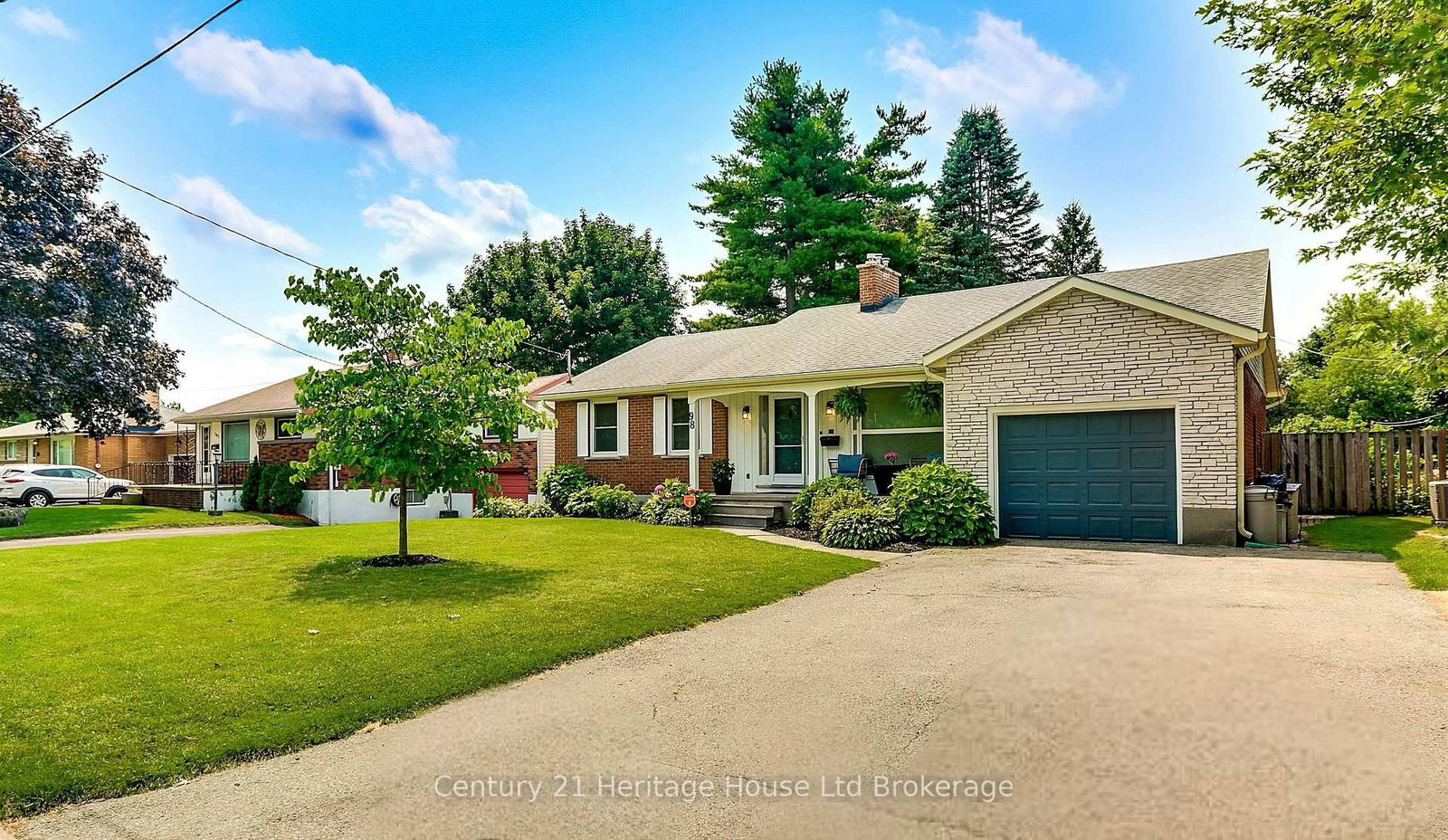 98 Maud Street • Woodstock, ON photo 1