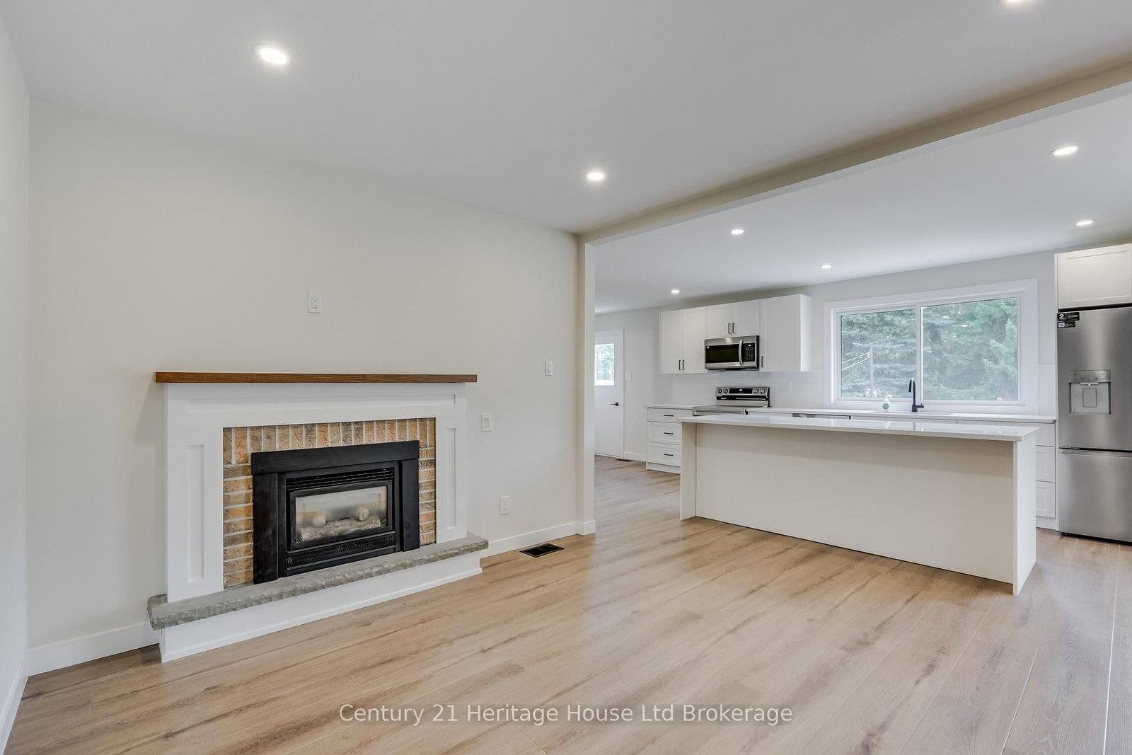 98 Maud Street • Woodstock, ON photo 11