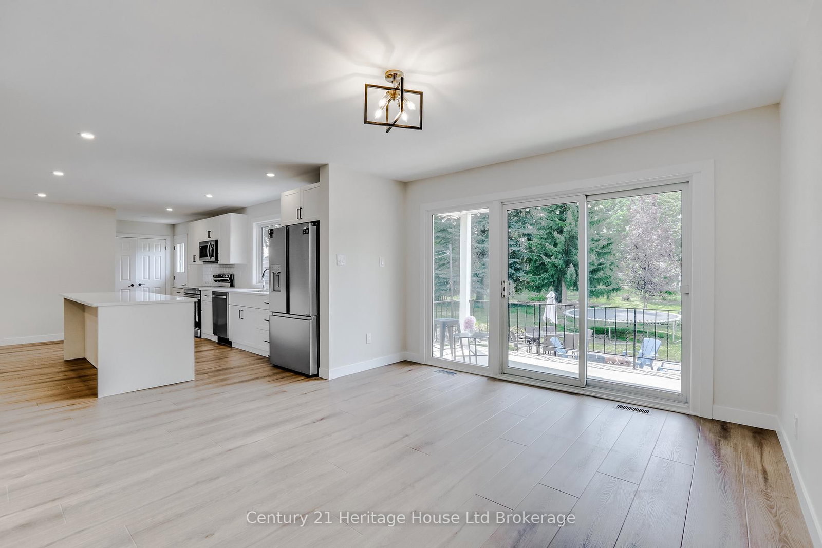 98 Maud Street • Woodstock, ON photo 14