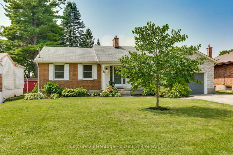 98 Maud Street