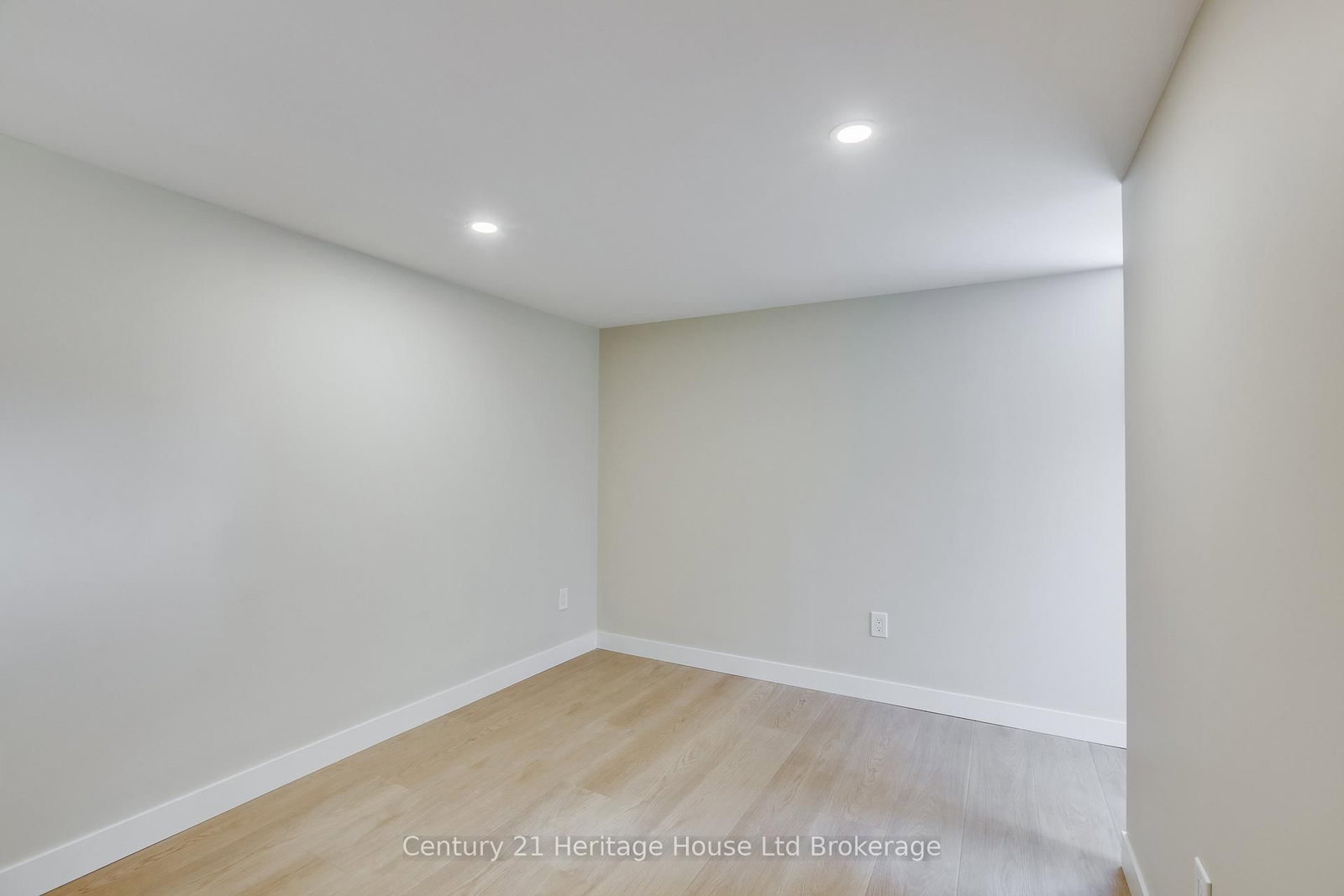98 Maud Street • Woodstock, ON photo 35