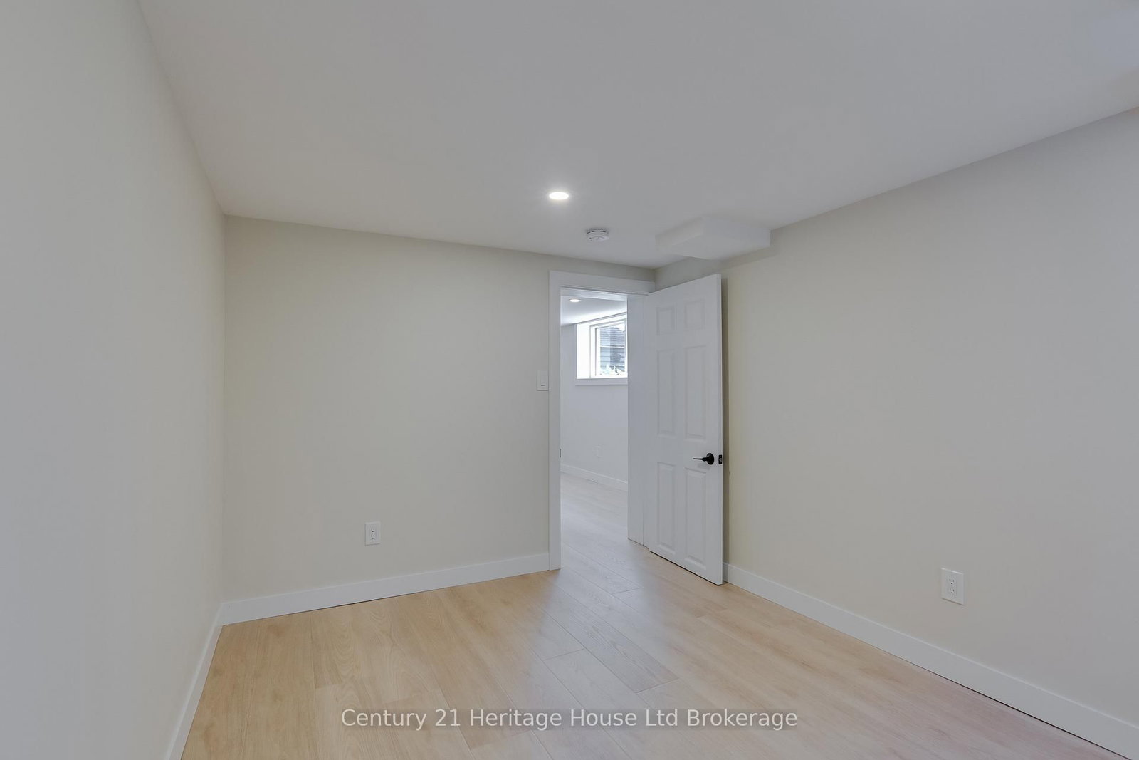 98 Maud Street • Woodstock, ON photo 36