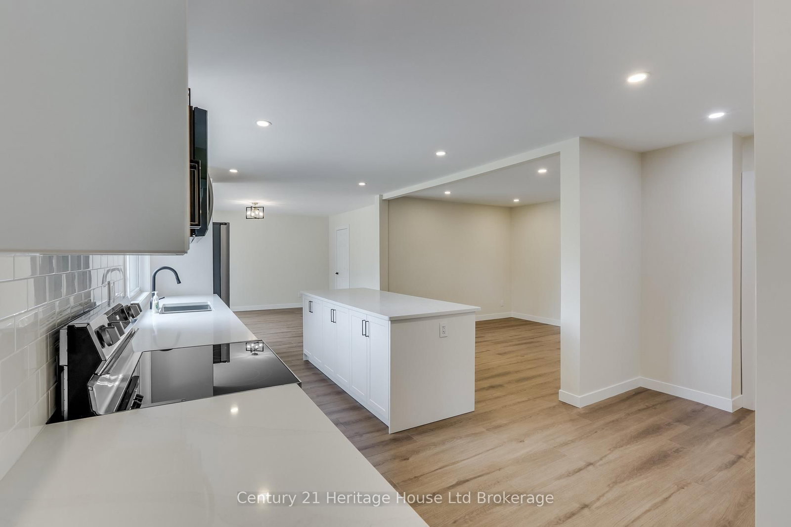 98 Maud Street • Woodstock, ON photo 6