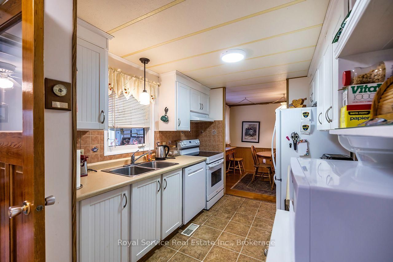 16 Vista Drive • Kawartha Lakes, ON photo 10