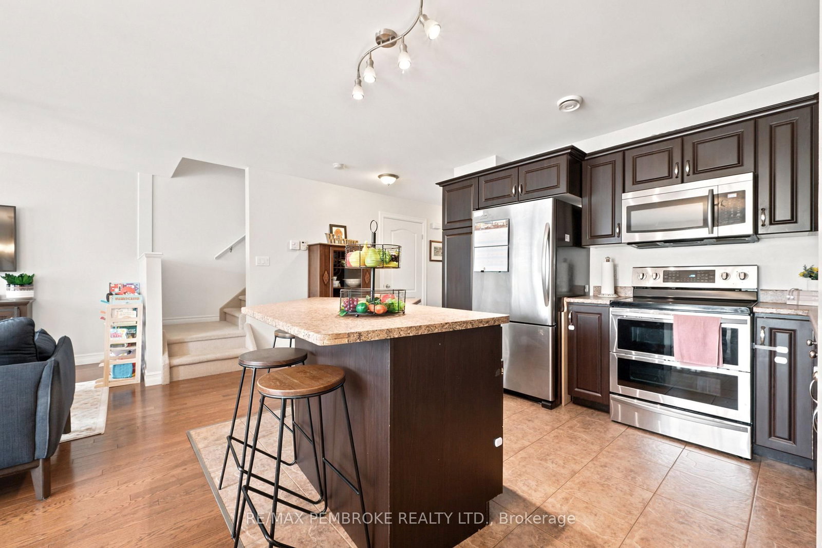 3003 Sandstone Crescent • Petawawa, ON photo 10