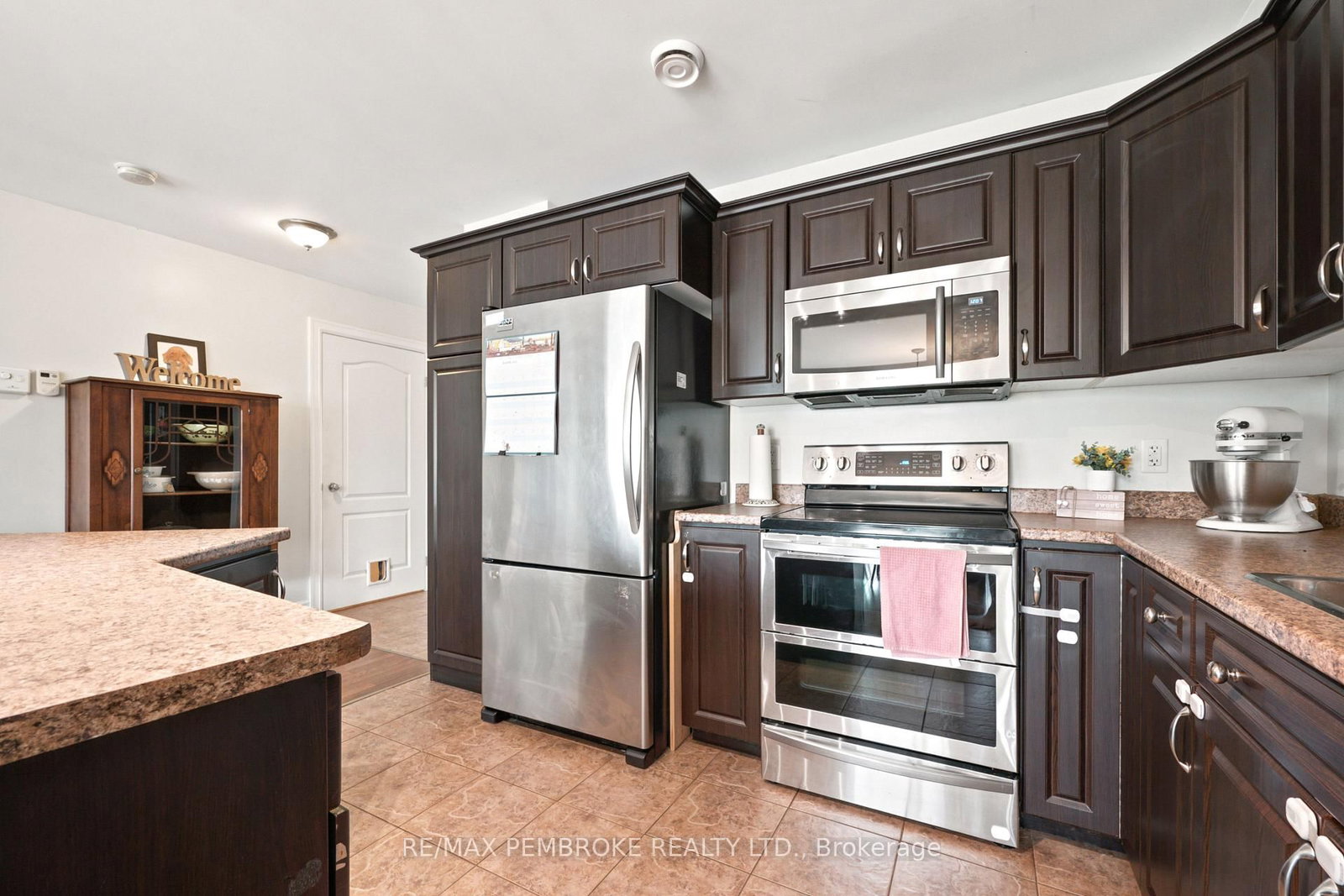3003 Sandstone Crescent • Petawawa, ON photo 11