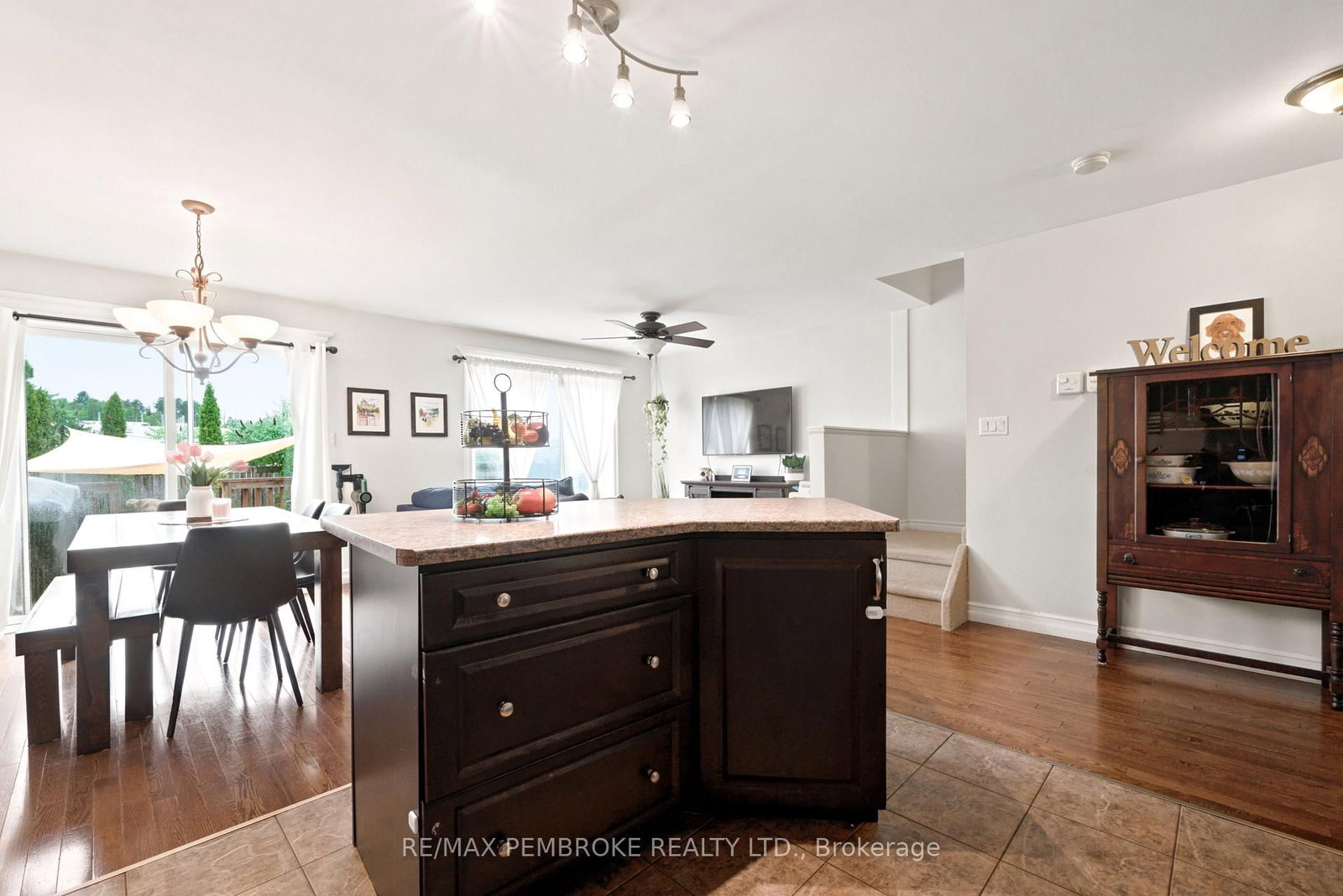 3003 Sandstone Crescent • Petawawa, ON photo 12