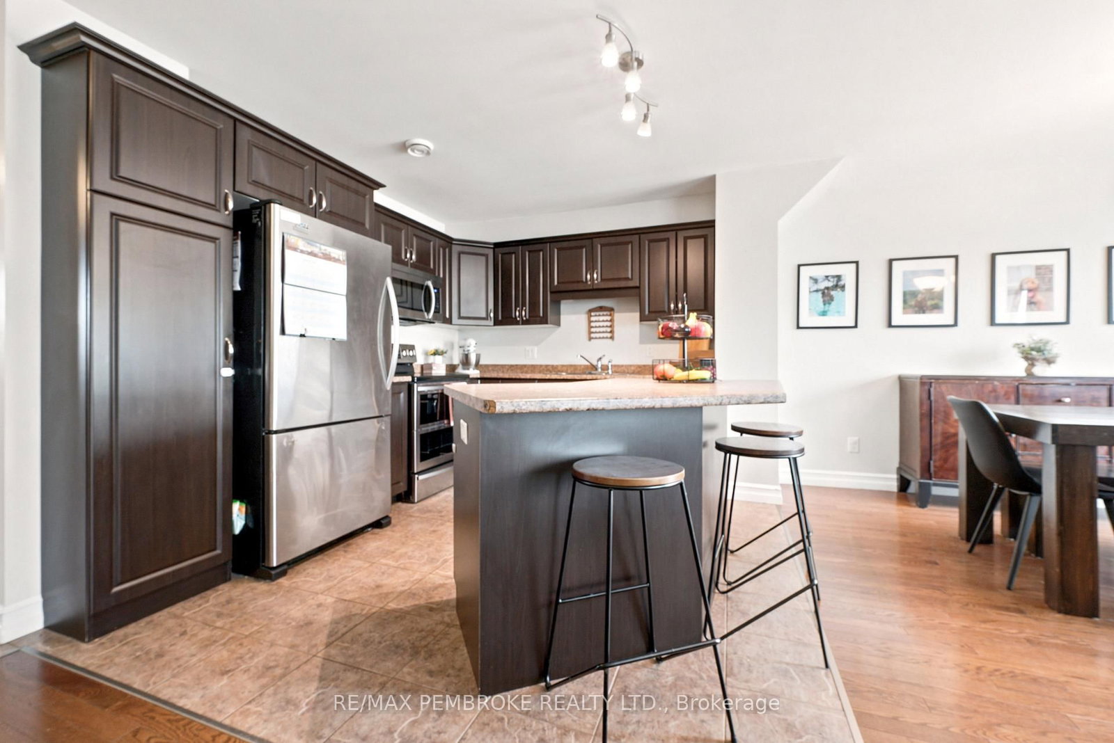 3003 Sandstone Crescent • Petawawa, ON photo 15