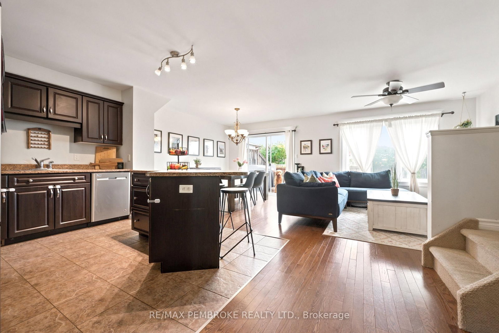 3003 Sandstone Crescent • Petawawa, ON photo 16