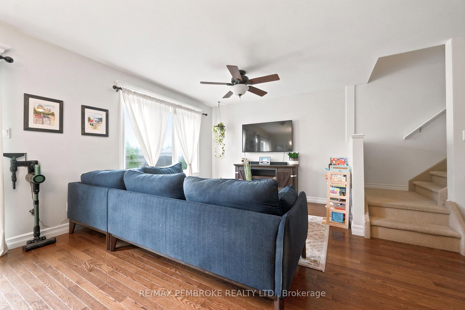 3003 Sandstone Crescent • Petawawa, ON photo 21